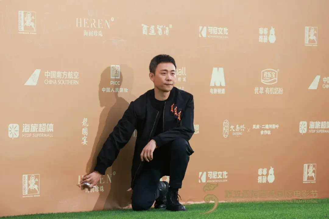 黄晓明、陈数、张译、刘雨昕…多图直击电影节红毯现场→ 插图