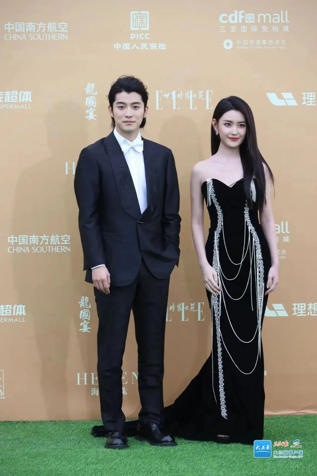 黄晓明、陈数、张译、刘雨昕…多图直击电影节红毯现场→ 插图