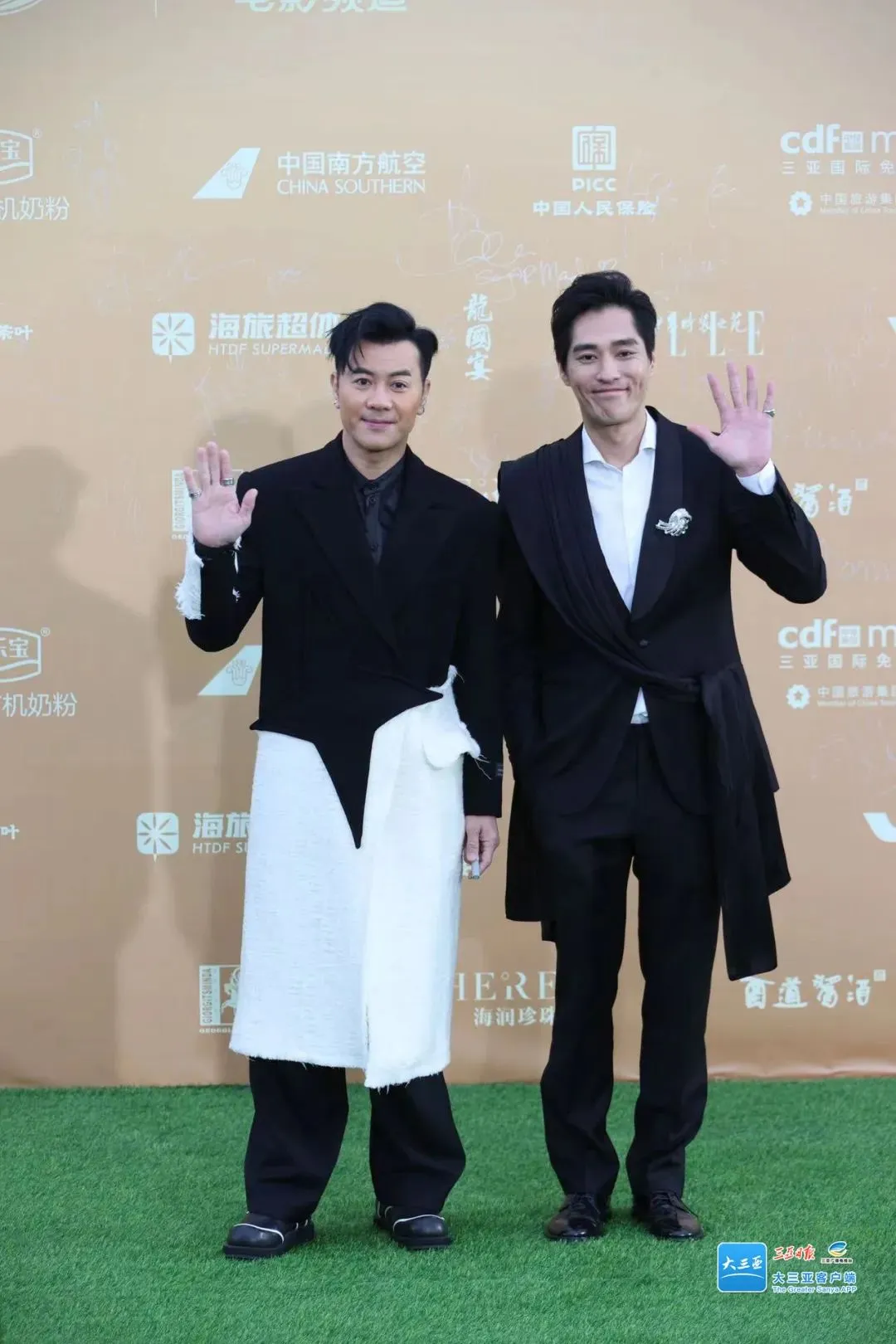 黄晓明、陈数、张译、刘雨昕…多图直击电影节红毯现场→ 插图