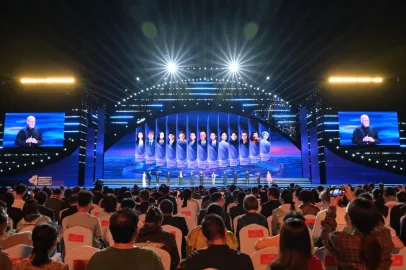 光影耀凤凰 潮起自贸港第七届海南岛国际电影节开幕式在中交凤凰岛热烈启幕 插图